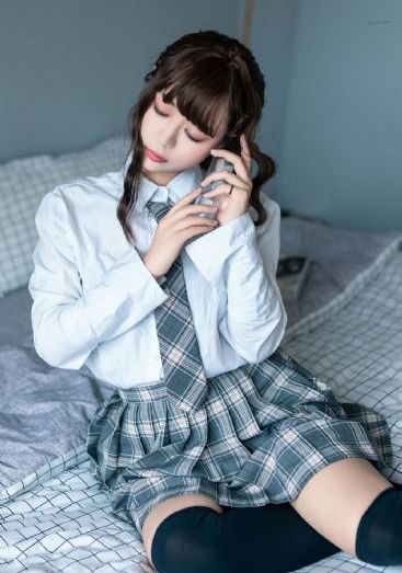 少妇边做边打电话厨房_超清免费观看