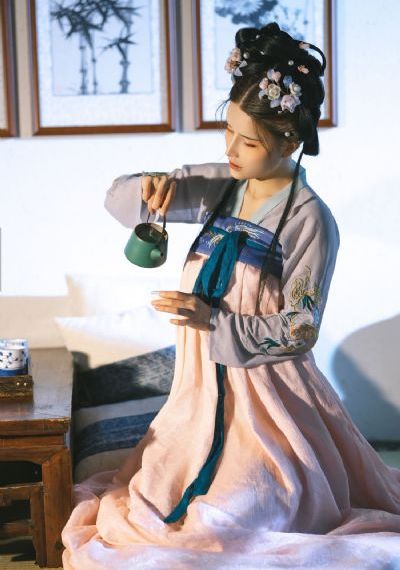 美丽的姑娘免费播放影视大全_免费手机在线看片