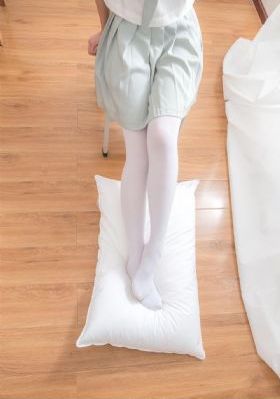 香港三级在线看无码_十万网红美女美酱